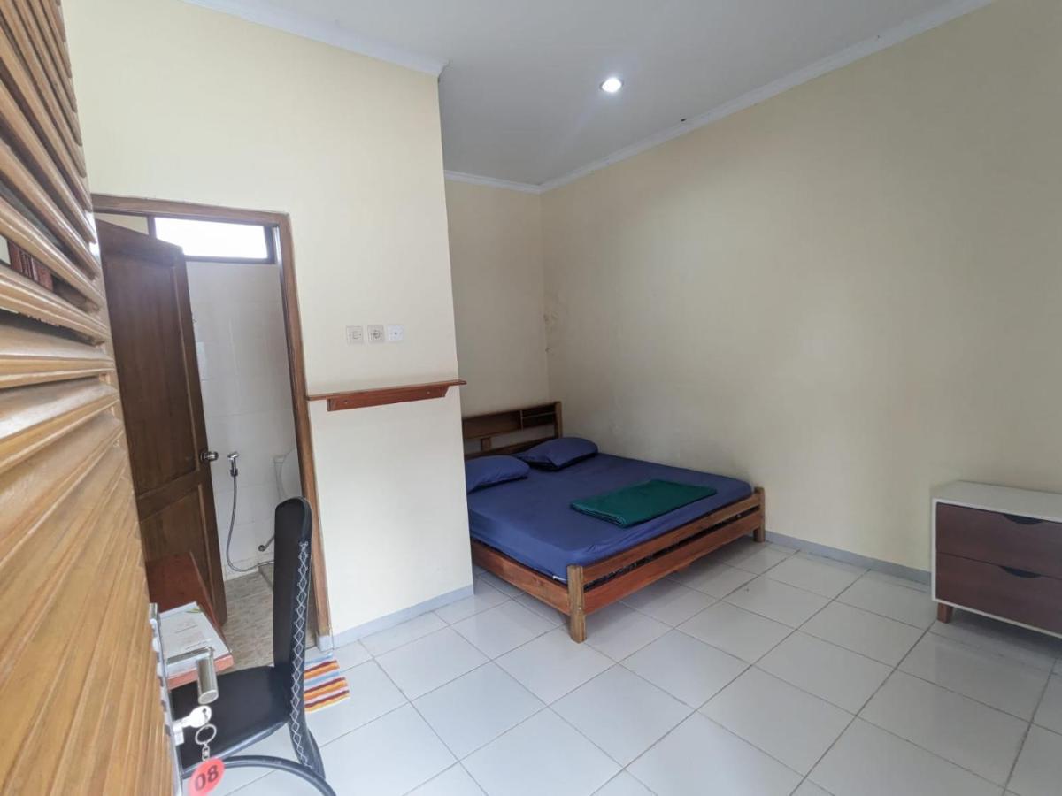 Rumah Pagar Merah Homestay Yogyakarta Kültér fotó