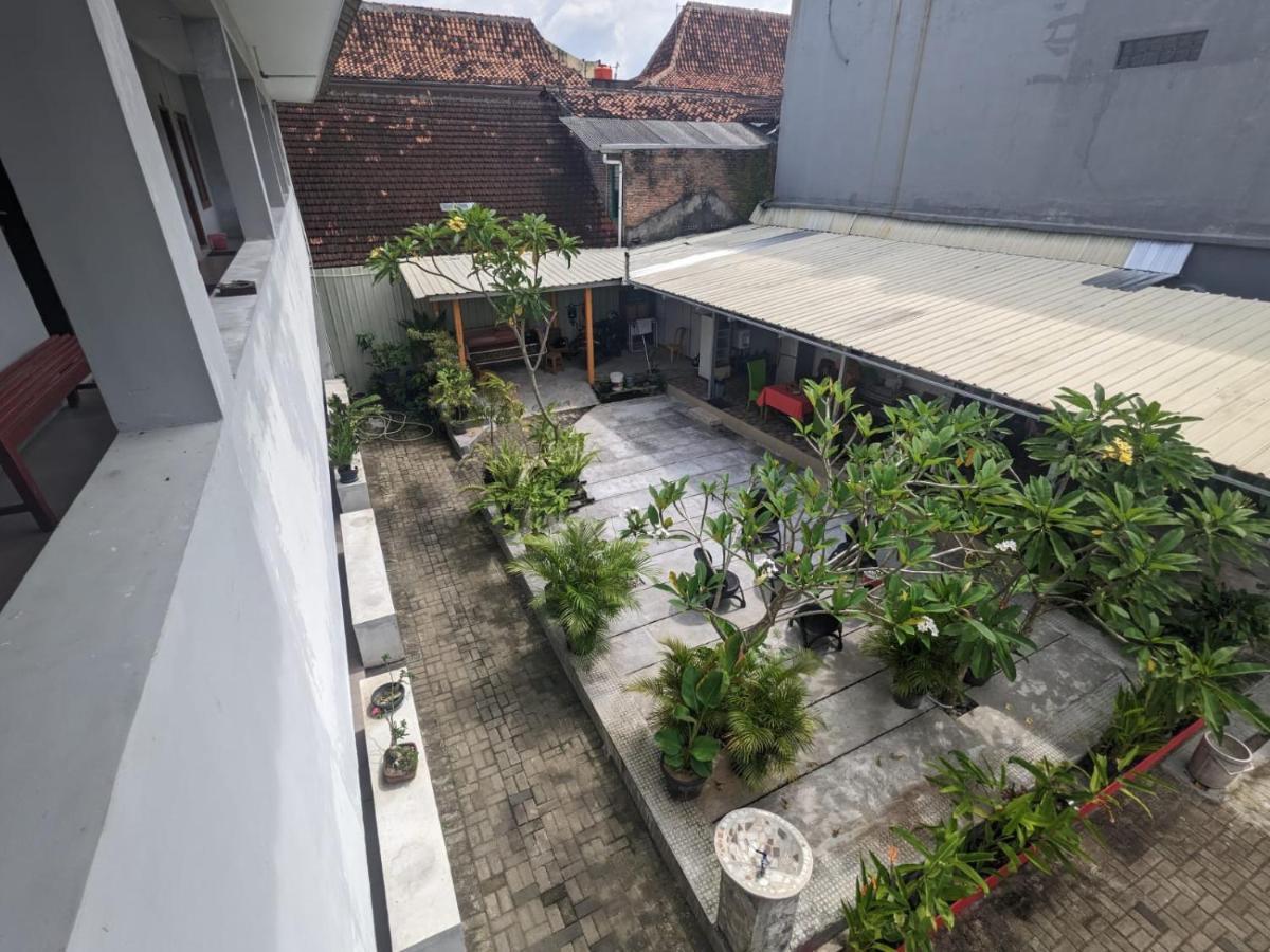 Rumah Pagar Merah Homestay Yogyakarta Kültér fotó